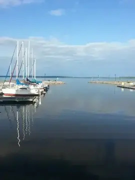 Voiliers dans la marina de Haileybury